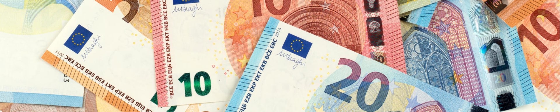 A stack of euro bills symbolizes an efficient way of returning capital to shareholders