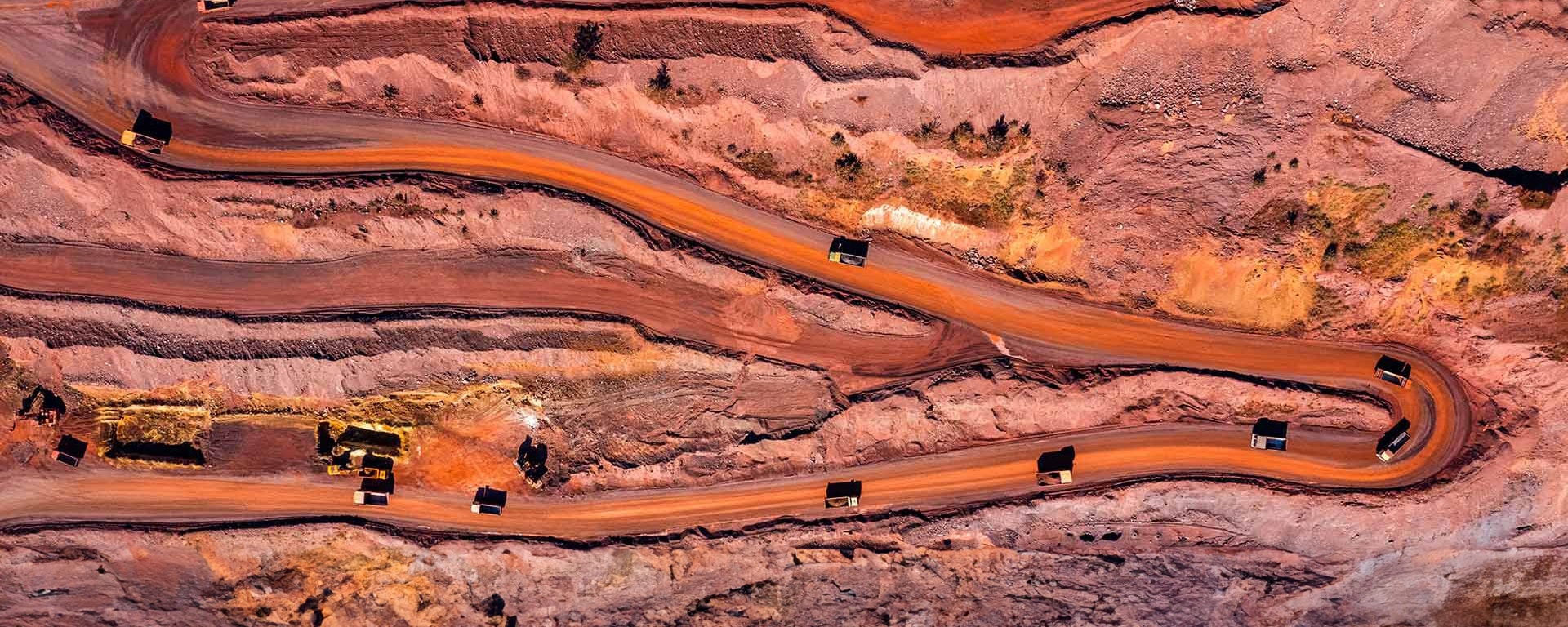 Landschaft mit diversen Verkehrsmitteln.