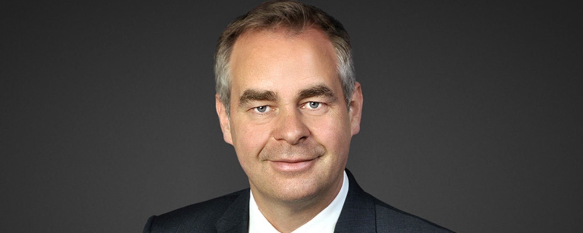 anton-hoetzl-800x450
