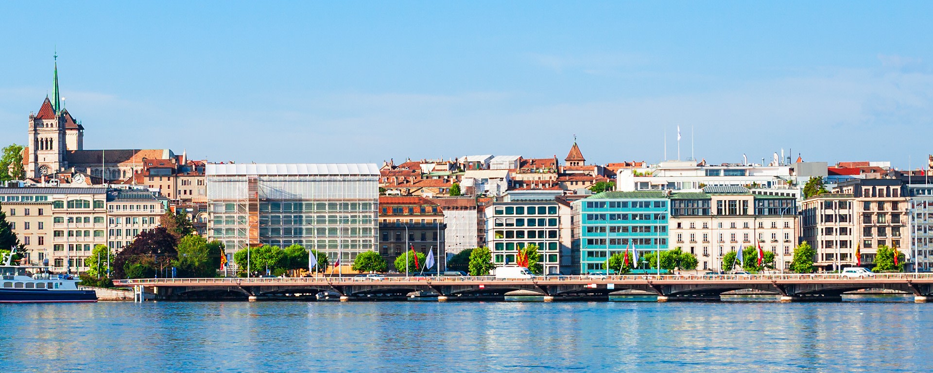 Façade de maison sur le lac de Genève