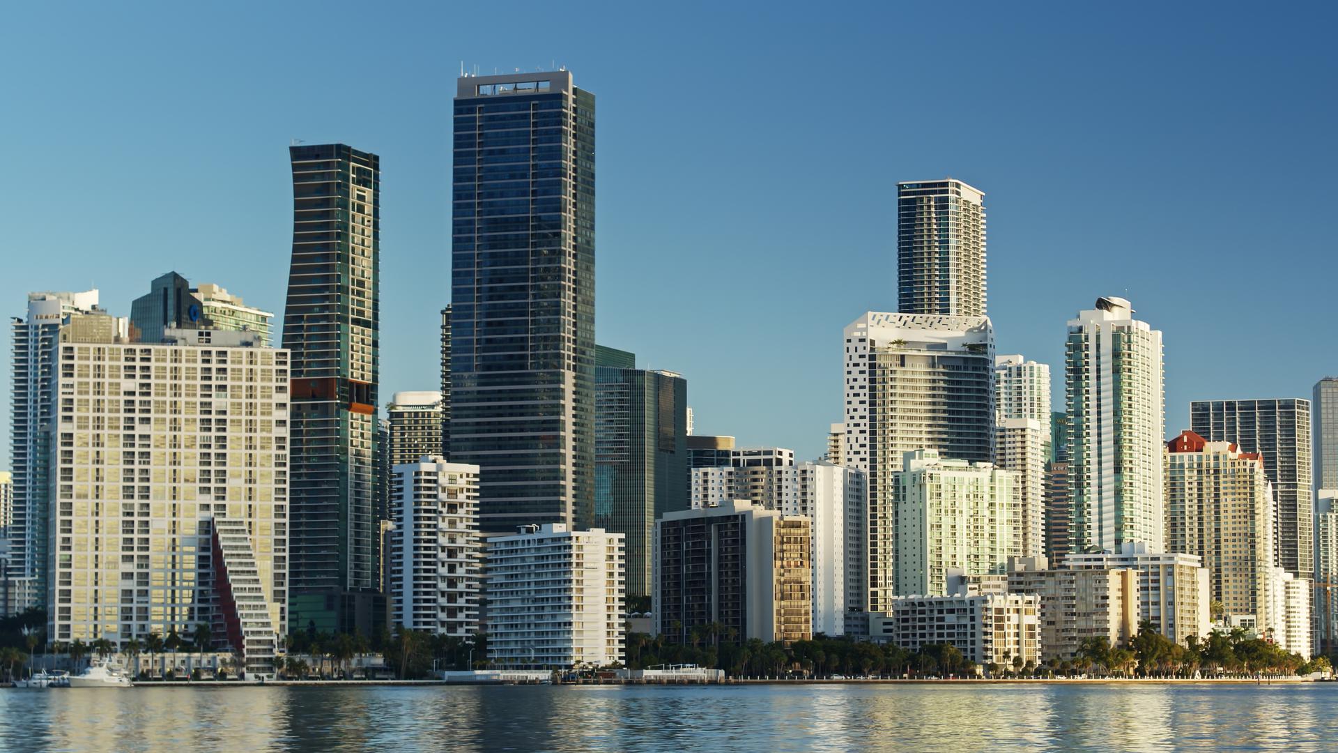A picture of the city of Miami, where Vontobel Swiss Financial Advisers AG is located