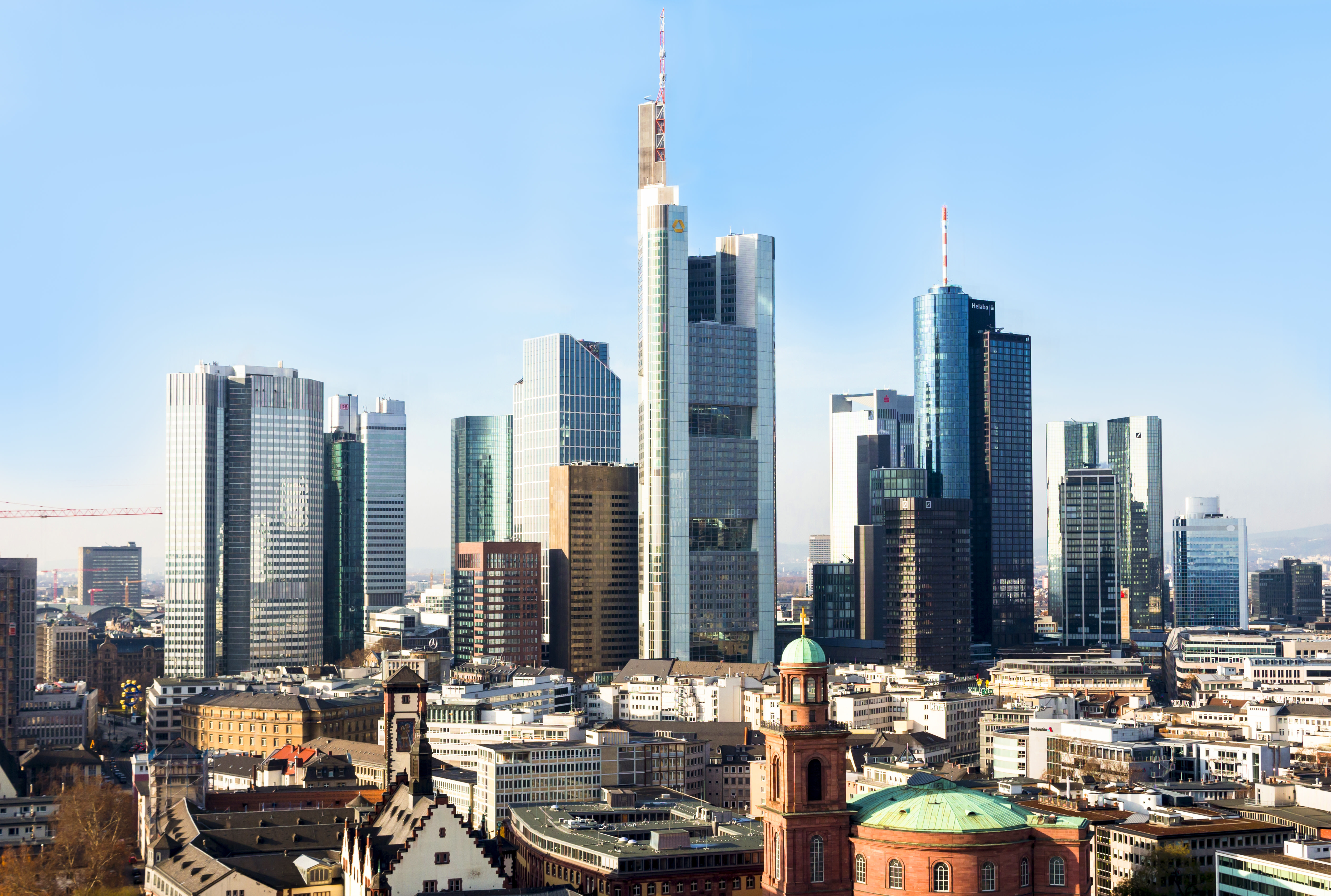 Lo skyline di Francoforte, su cui si vedono tutti i grattacieli