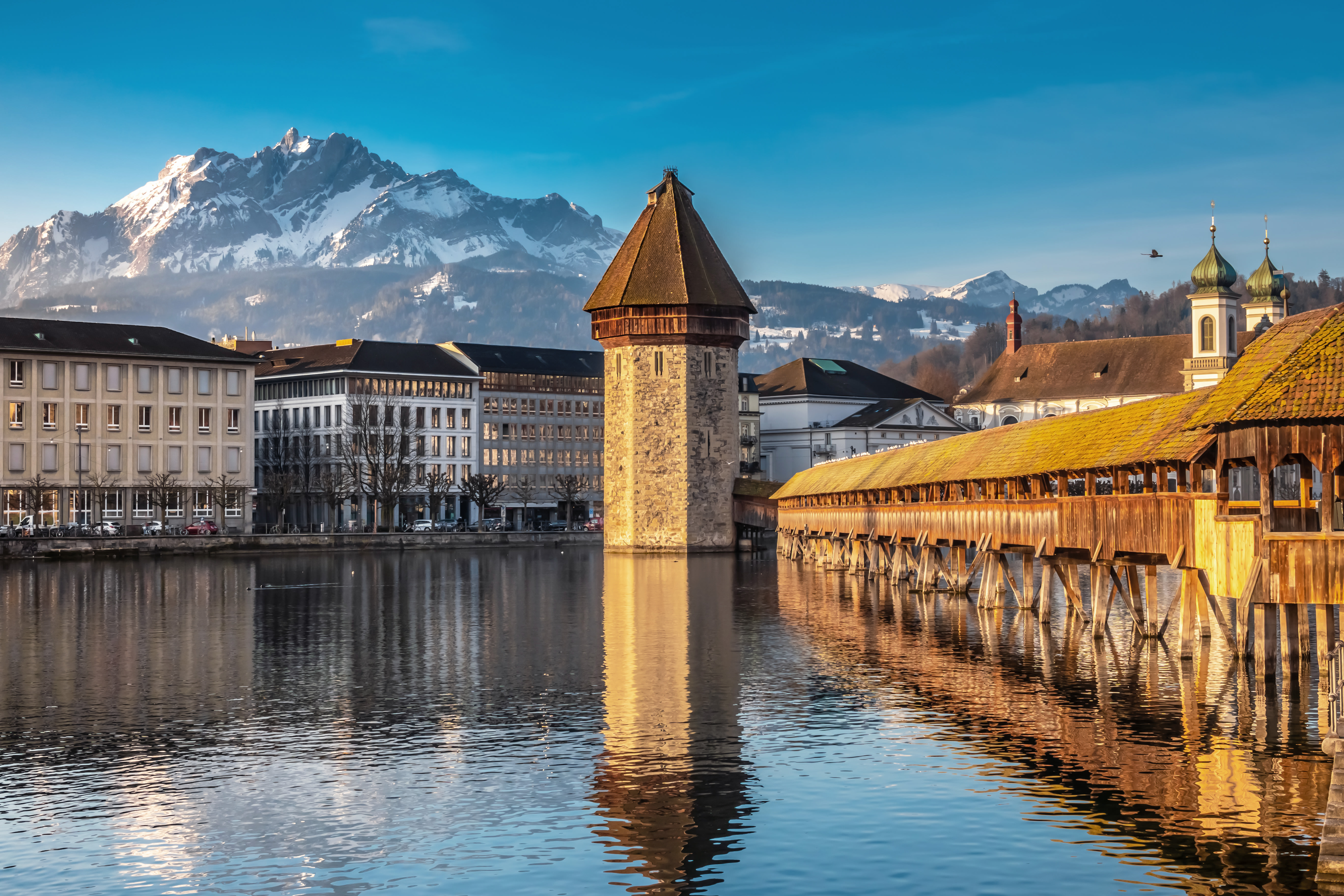 Il ponte della Cappella a Lucerna al tramonto