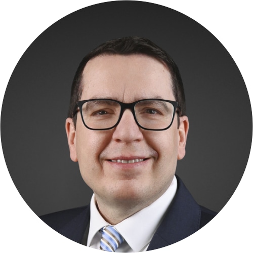 Portrait shot of Antonio Jimenez, Senior Portfolio Manager at Vontobel SFA