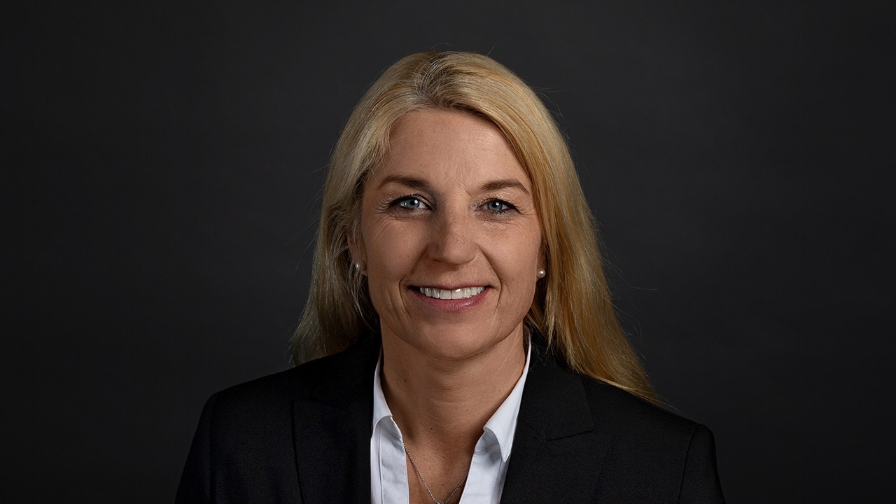 Porträt von Denise Stadtmann, Senior Relationship Manager, Director